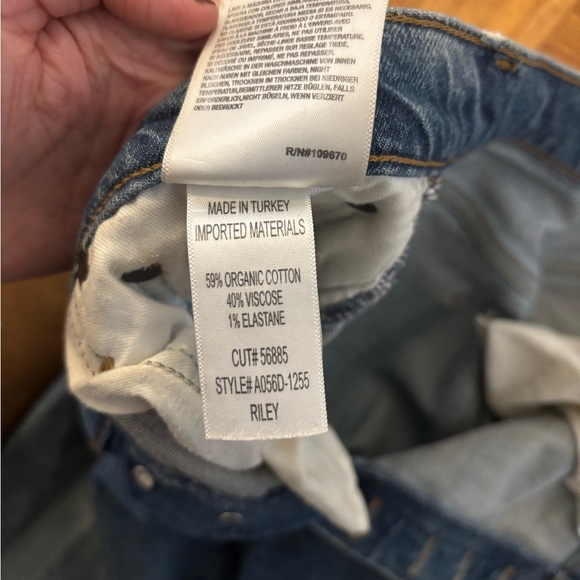 Agolde Riley Crop Jeans - Picture 8 of 8